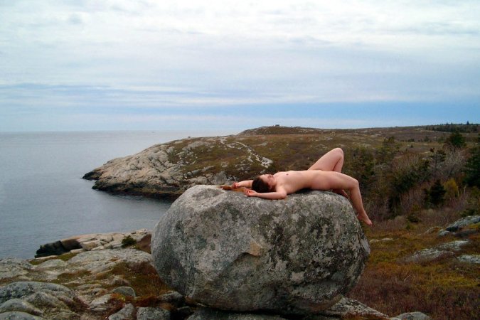 Gorgeous models posing nude in some cool outdoor areas photo 5