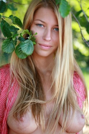 Blonde babe loves having sweet solo in the forest photo 1