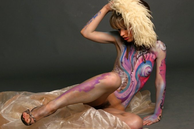 Painted babe is demonstrating solo skills photo 15