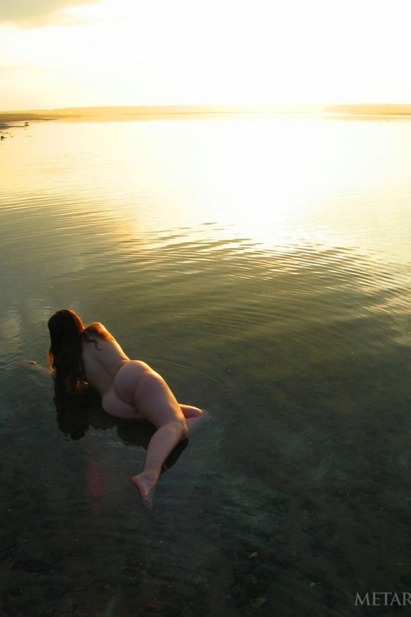 Multiple Model  Set – Horny babes are showing bodies on the beach