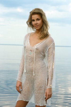 Blondie shows off the beauty of her naked body photo 8