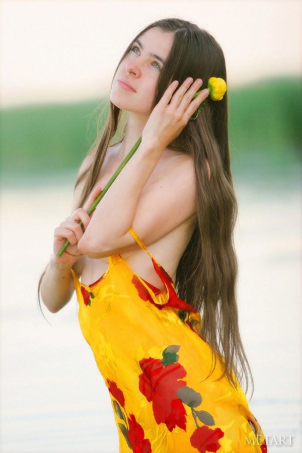 Geki A – Wonderful girl is having solo in the river