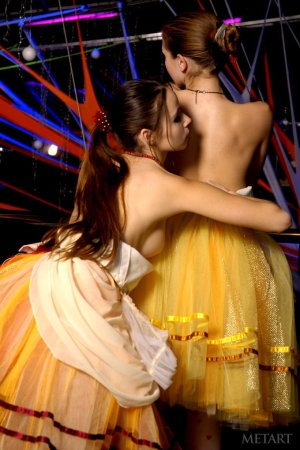 Naked cuties kiss naked on leather couch. photo 13