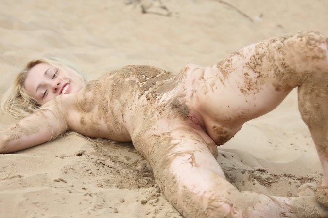 Dirty fun with a naked blonde at the beach photo 2
