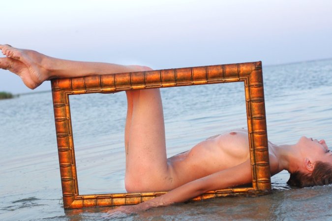 Blonde gal posing on the beach photo 13