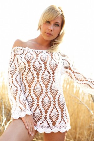 Gorgeous babe is having solo in the field photo 7