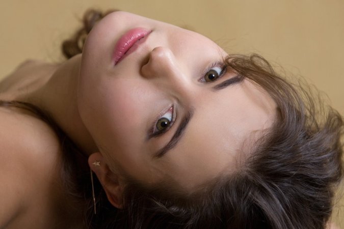 Cutie dances without any clothes on her hot body. photo 15