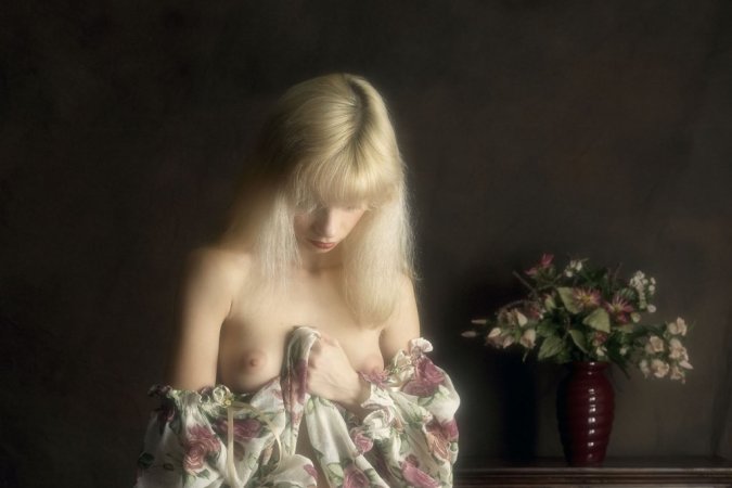 Blonde sweetie caresses naked body with fruits. photo 4