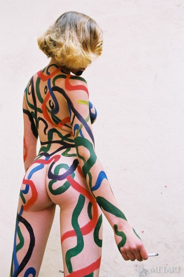 Models No Name – Hot models covered in some very cool body paint