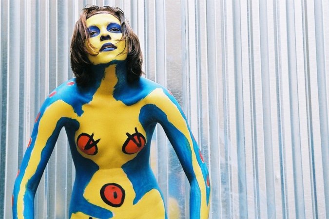 Hot models covered in some very cool body paint photo 8