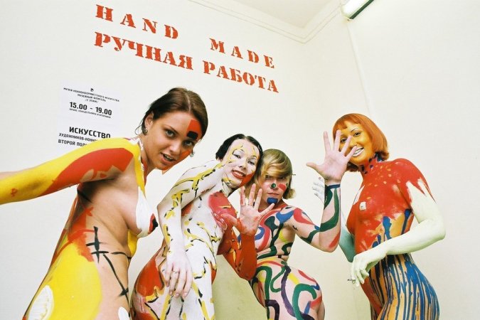 Hot models covered in some very cool body paint photo 9