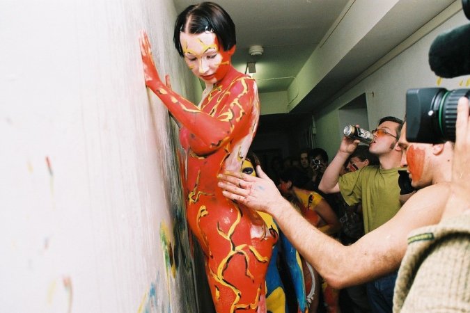 Hot models covered in some very cool body paint photo 10