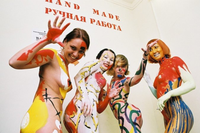 Hot models covered in some very cool body paint photo 19