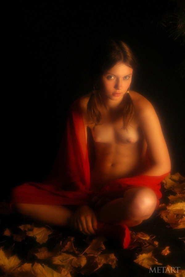 Anna S – Hot madam is enjoying sweet solo