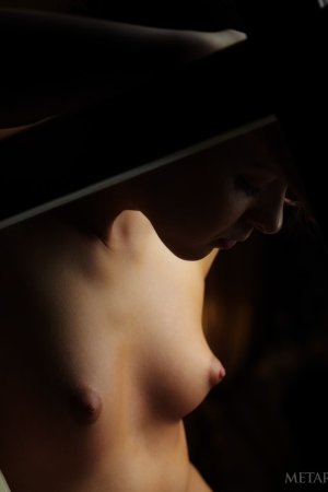 Dark-haired babe teases fans with her divine body. photo 5