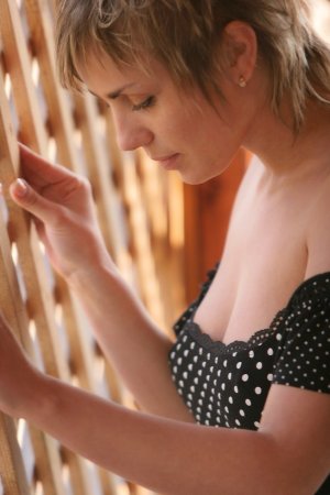 Frisky hottie enjoys her morning sex walk. photo 18