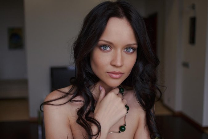 Sexy brunette knows all the secrets of great solo photo 11