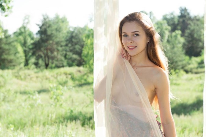 Young angel is demonstrating great solo skills photo 1