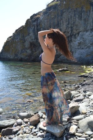 Outdoor loving babe gets naked at the lake photo 14