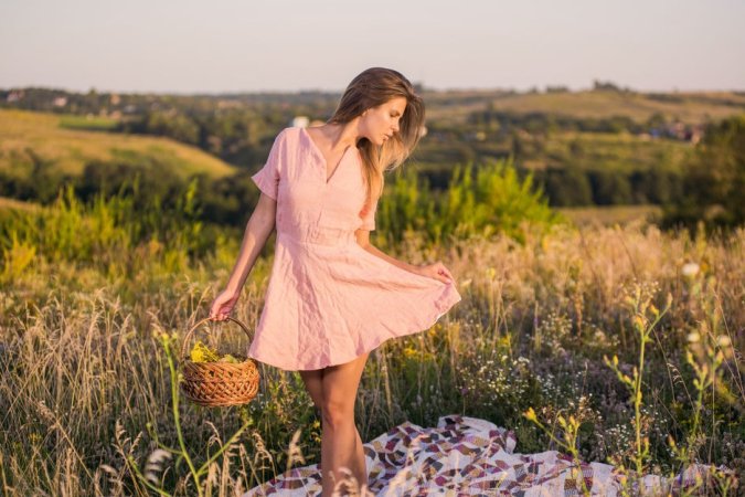 Naked babe goes into the field to pose there photo 19