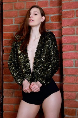 Brunette teases world with her pussy photo 3