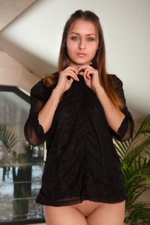 Sweetie searches for physical pleasures photo 2