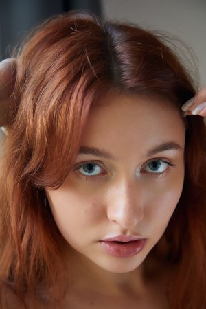 Noi Feja invites viewers for a playful display photo 21