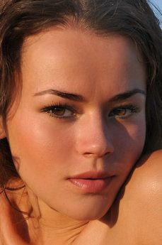 Kira D